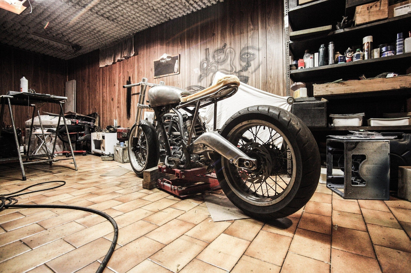 How to Keep Your Garage Dry? The Ultimate Guide to Beating Humidity and Heat